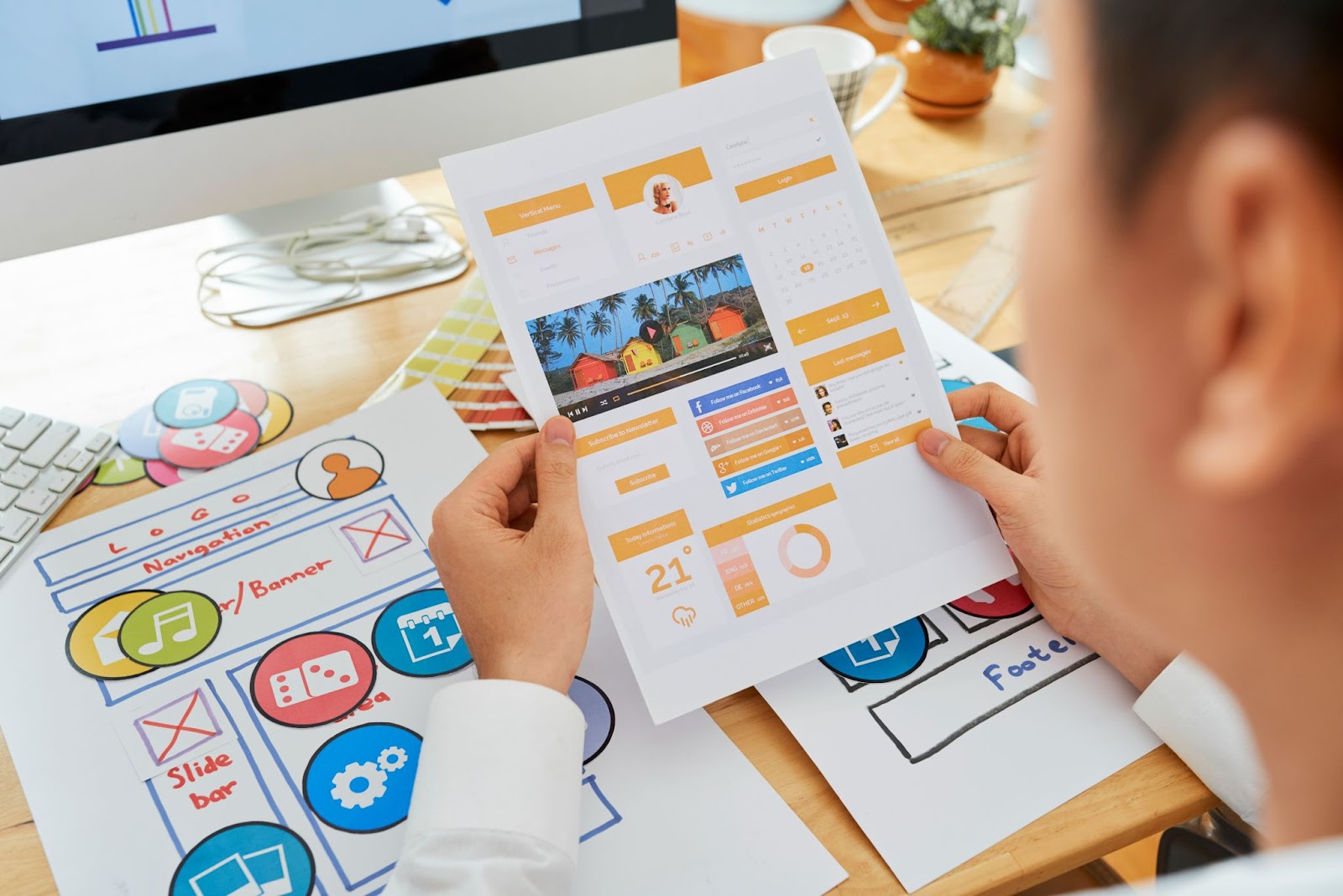 Designer using website