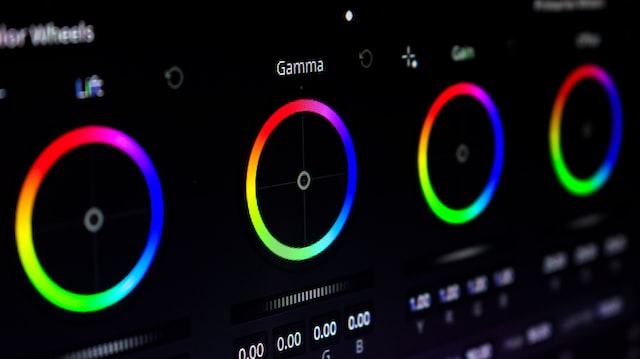 Understanding color theory: Role of colors in UI UX design 
